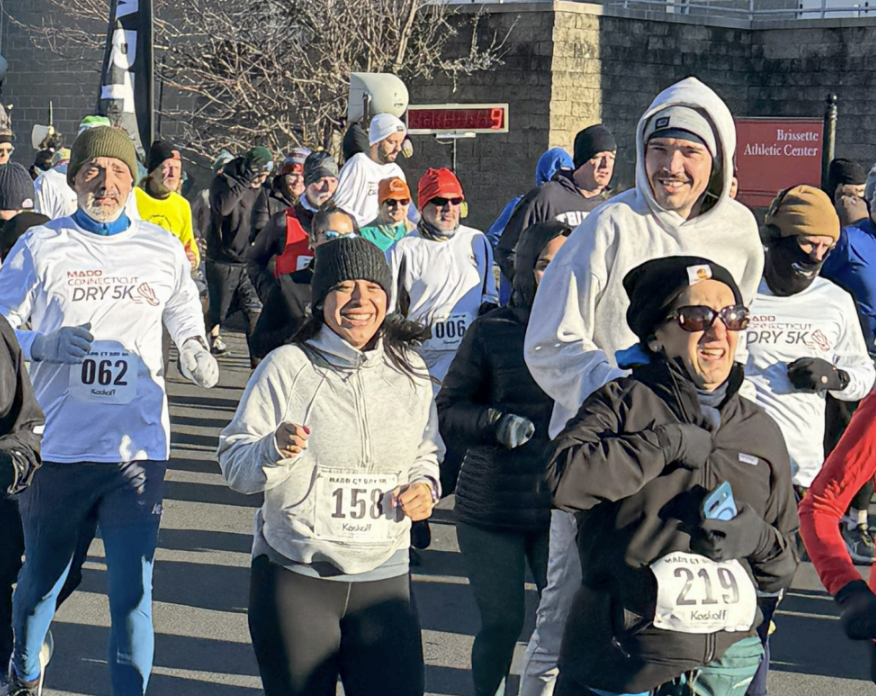 5k runners racing in cold weather