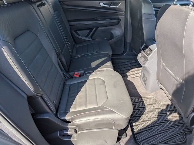 2024 Volkswagen Atlas Cross Sport 2.0T SEL R-Line