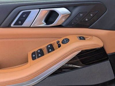 2025 BMW X5 M60i