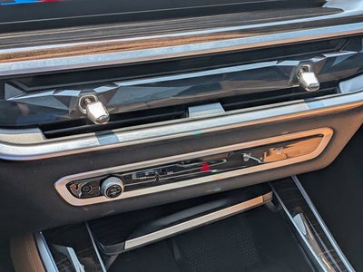 2025 BMW X5 M60i