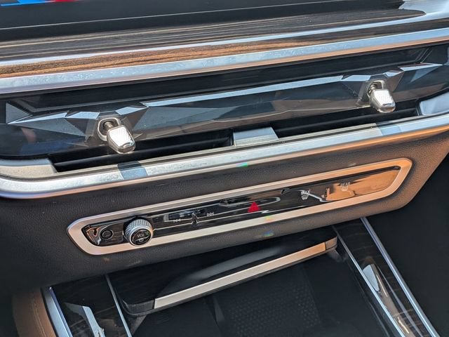 2025 BMW X5 M60i
