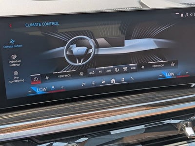 2025 BMW X5 M60i