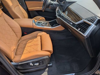 2025 BMW X5 M60i