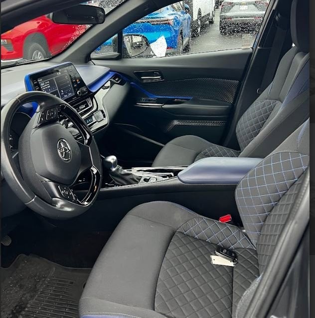 2022 Toyota C-HR XLE