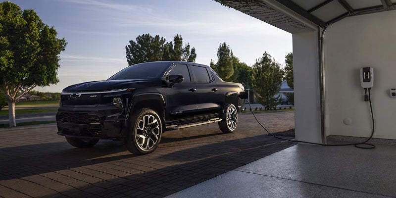 2025 Chevrolet Silverado EV digital display